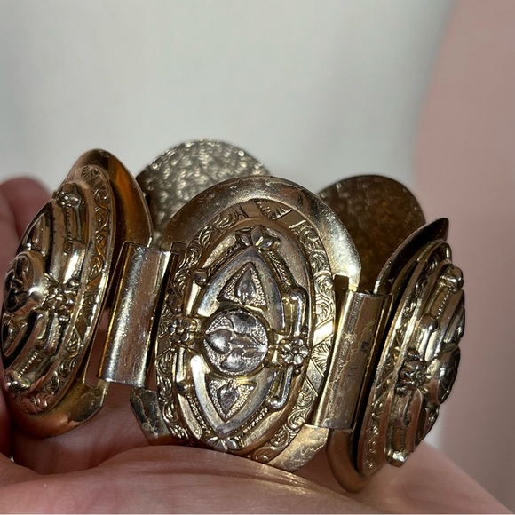 Vintage Victorian Goth Oversized cosplay medieval Renaissance Gold Bracelet - Picture 14 of 17